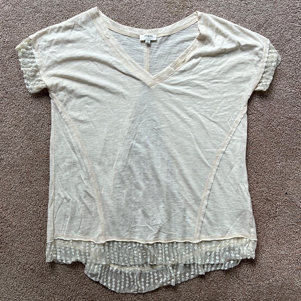 Small cream tee with lace detail